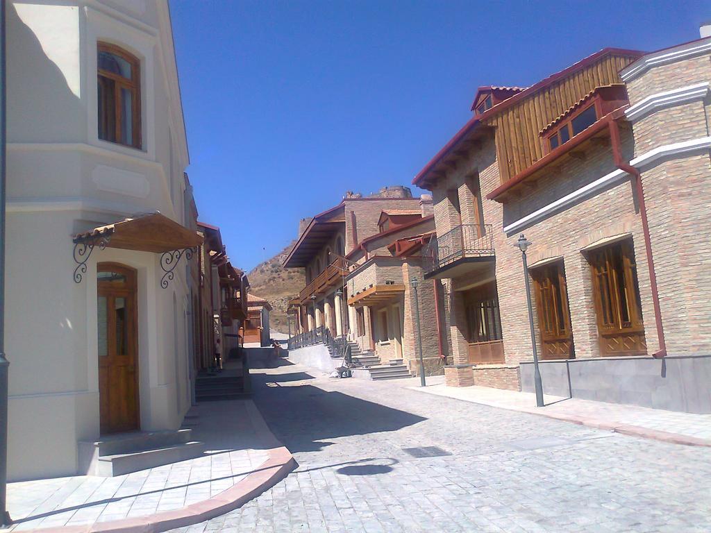 גורי California Guest House מראה חיצוני תמונה